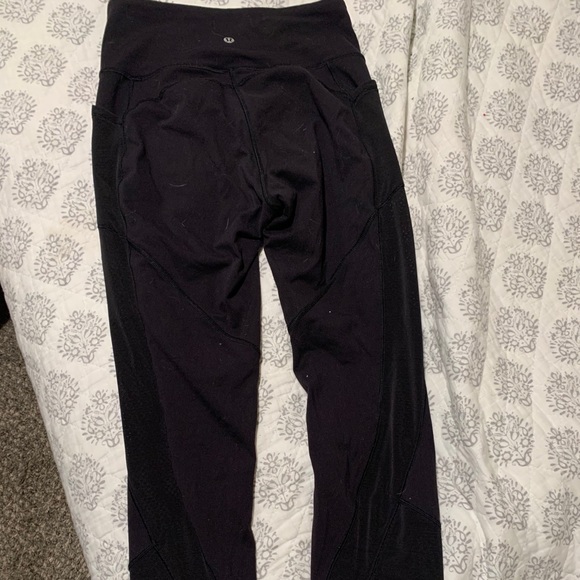 Size 6 Lululemon leggings - Picture 5 of 6